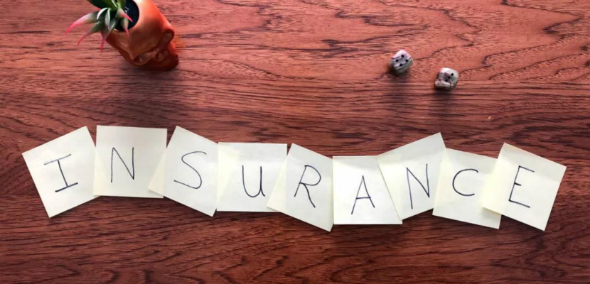 卖保险的“互联网中年”们