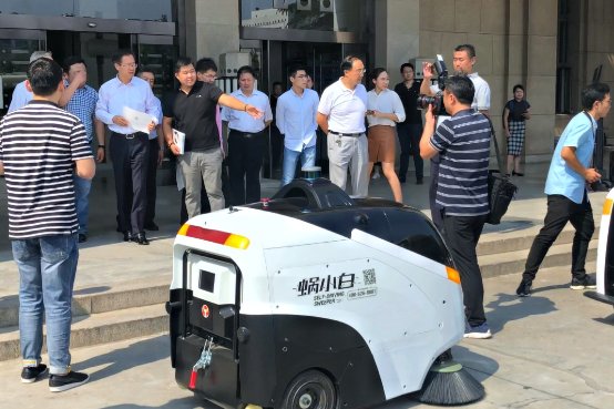 徐州市市长庄兆林一行到访智行者,与智行者展开无人驾驶技术深层交流