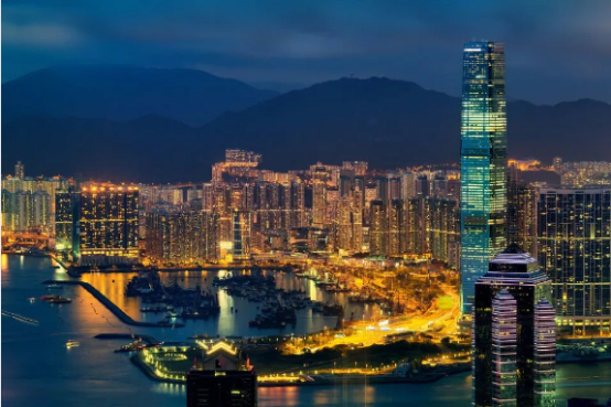 一个人，一座城，一部中国近十年发展史