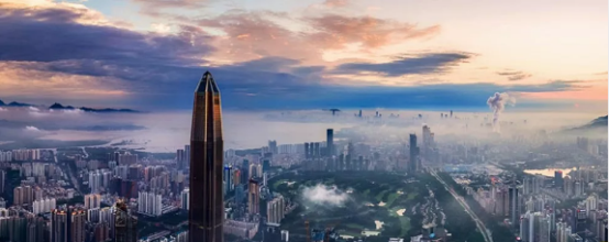 一个人，一座城，一部中国近十年发展史