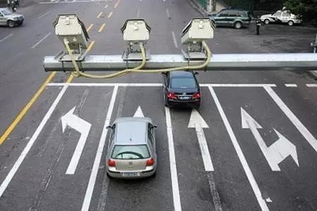 眼控科技过车违法智能识别系统，助力打造文明交通新局面