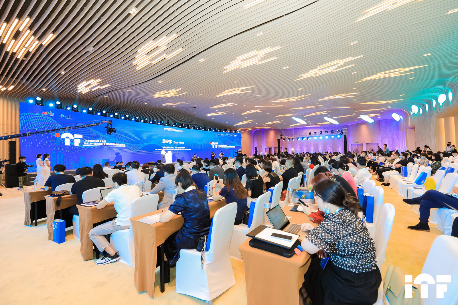 2021年中国（海南）全球自贸港旅游发展论坛顺利举办 赋能海南自由贸易港建设高质量发展