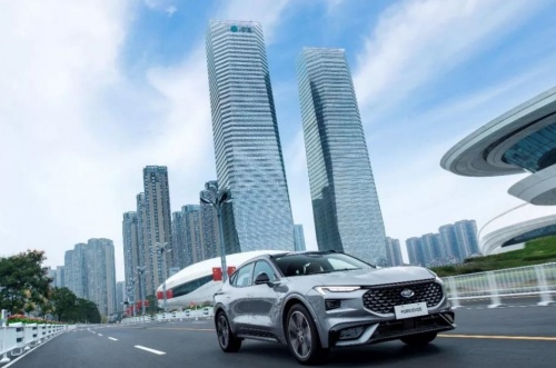 ​C-V2X商用落地照进现实，中国车企如何变道超车？