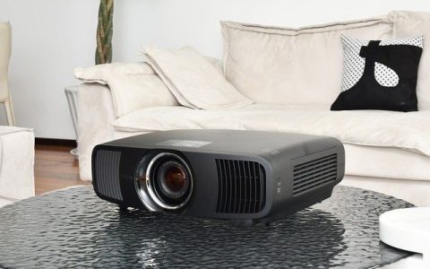 爱普生CH-LS12000B 4K旗舰激光投影机：专业影院体验