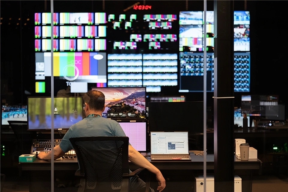 走进冬奥的TCL商显,正在这些地方“大显身手”